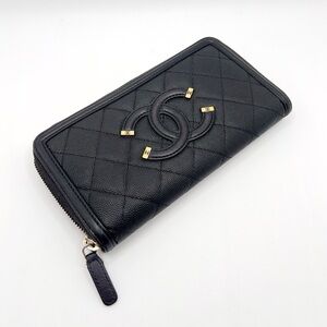 Authentic Chanel CC Filigree Quilted Matelasse Caviar Black Leather Wallet